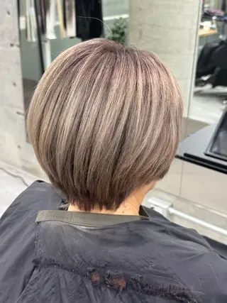 ショート カラー 艶髪✨ブリーチ職人 井手正康のヘアスタイル