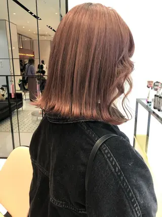 ミディアム カラー 相川 愛実のヘアスタイル
