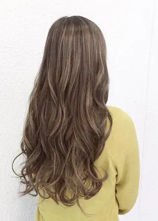 ロング カラー LadyBeetle 山本泰史のヘアスタイル