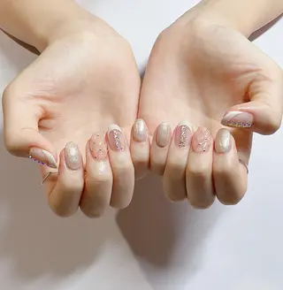 ネイル VIERU 🌈🎀💖のネイルデザイン