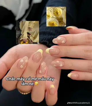 ネイル 🪷Mi.o あいちゃん🐝のネイルデザイン