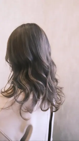 ロング 藤田 沙織のヘアスタイル