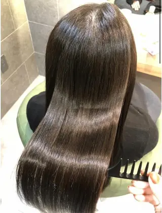 ロング broteなかもず 【髪にドラマを】のヘアスタイル