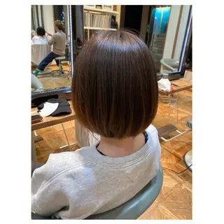 ミディアム カラー ショートカット／ 明千（ミチ）のヘアスタイル
