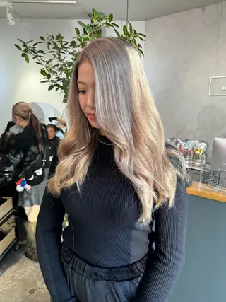 ロング 岸川 恭子のヘアスタイル
