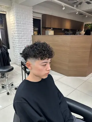 ショート カラー パーマ フェザーパーマ職人 🪶ryosukeのヘアスタイル