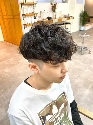 パーマ メンズ シャドウパーマ/ 波巻パーマYu-Kiのヘアスタイル