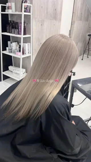 セミロング カラー ハイトーン/ゆるふわ 🧚𖥔ׁTOMO♡のヘアスタイル