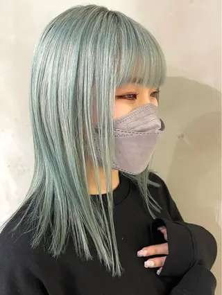 カラー ニシオカ タクヤのヘアスタイル