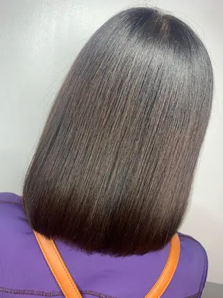 ショート カラー トップ スタイリストのヘアスタイル
