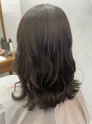 ミディアム カラー 髪質改善カラー🫧 西岡 有希のヘアスタイル