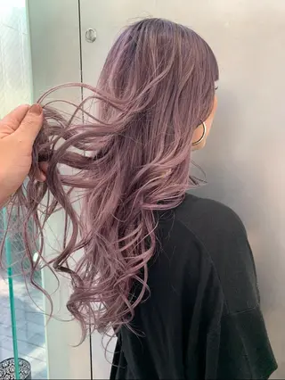 ロング カラー mao/天神ブリーチ ハイトーンカラーのヘアスタイル