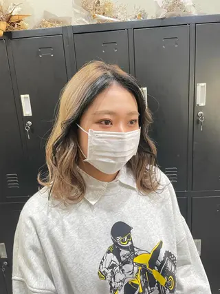 ショート カラー パーマ ヘアアレンジ メンズ キッズ ネイル マツエク・マツパ 切りっぱなしヘアボブ ミディアムヘアRYOのヘアスタイル