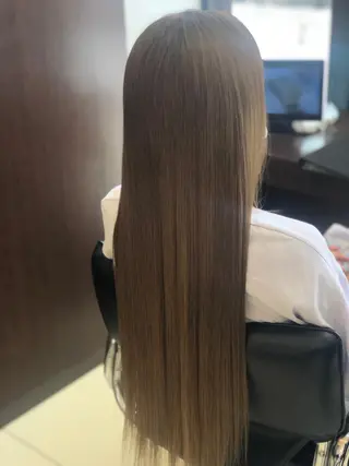 ロング カラー 嶌田 沙紀のヘアスタイル