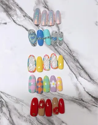 ネイル VIERU 🌈🎀💖のネイルデザイン