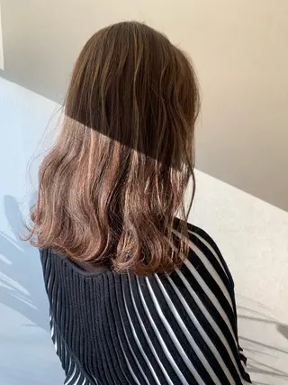 セミロング カラー 透明感♡︎♡︎ 佐々木早苗のヘアスタイル