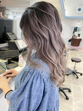 ロング Lit.豊橋 夏目のヘアスタイル