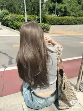 ロング 清水 結生のヘアスタイル