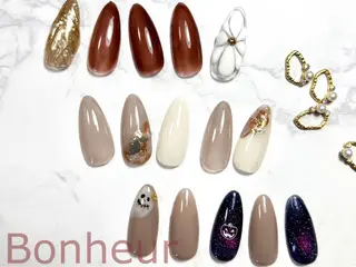 ミディアム Bonheur 【ボヌール】のネイルデザイン