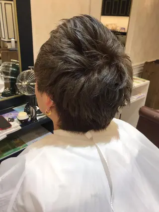 カラー メンズ 粟田 めぐみのヘアスタイル