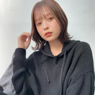 ミディアム WEG 難波のヘアスタイル