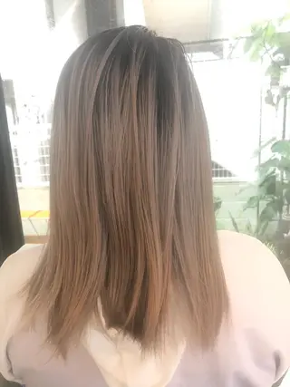 ミディアム 林 梓のヘアスタイル