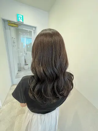 ロング カラー 小松崎 紅見子のヘアスタイル