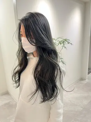 ロング カラー ヘアアレンジ 🫧umu.🫧韓国 /レイヤー/ハッシュのヘアスタイル