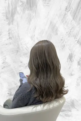 セミロング 岡田 瞬のヘアスタイル