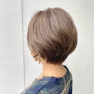 ショート あべ しおりのヘアスタイル