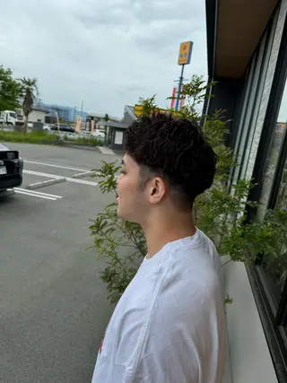 パーマ メンズ 保坂 瞭のヘアスタイル