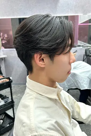 ショート カラー メンズ メンズスタイリスト 前田雄輝のヘアスタイル