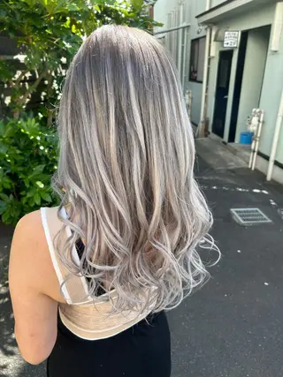カラー ダブルスキルエクステ /羽エクステ白石宇由のヘアスタイル