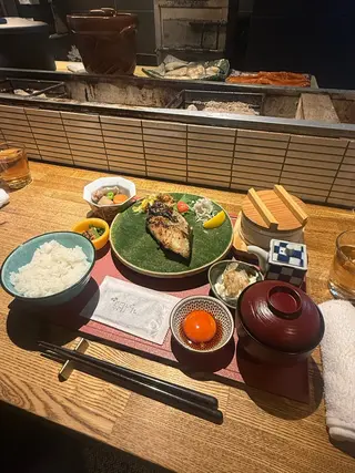 メナード丸の内ヒルズ 柳田りさのエステ・リラクイメージ