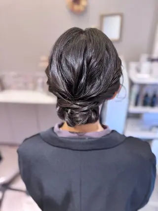 ミディアム 伊藤 栄子のヘアスタイル