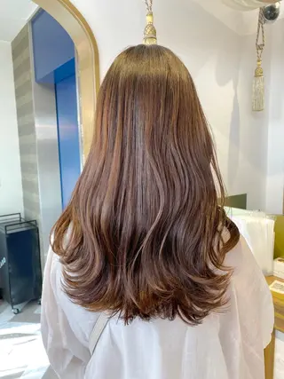 ミディアム レイヤーカット /透明感カラー西田のヘアスタイル