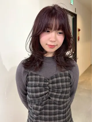ロング カラー mizuki/ピンク ベージュ.レイヤーのヘアスタイル