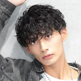 ミディアム パーマ ヘアアレンジ メンズ 🔥ニュアンス フェザー小林海斗🔥のヘアスタイル