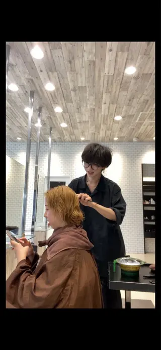 セミロング 他店で断られた方歓迎 ブリーチ縮毛矯正のヘアスタイル