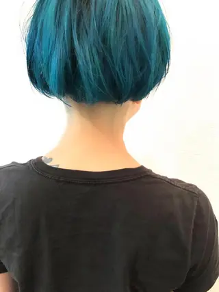 ショート カラー 平川 友希子のヘアスタイル