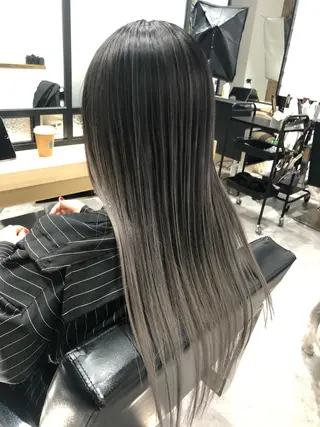 セミロング カラー 白髪ぼかしハイライト バレイヤージュヤマトのヘアスタイル