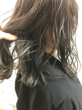 ショート カラー 東條 克義のヘアスタイル