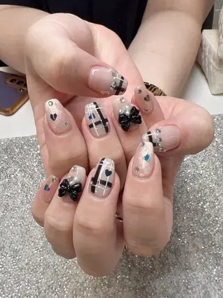 ネイル ガレンドウ 白澤 愛子のネイルデザイン