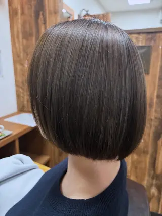 ショート カラー 佐藤 葵のヘアスタイル