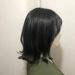 ミディアム 高津 千慧のヘアスタイル