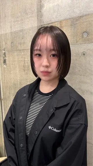 ショート 瑠己杏 :ボブ/ ハイトーンワンカラーのヘアスタイル