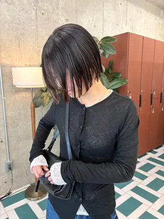 ショート RIN/レイヤー/ ボブ/オリーブカラーのヘアスタイル