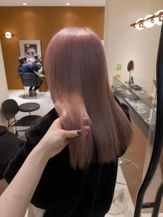 ミディアム カラー yiye shioriのヘアスタイル