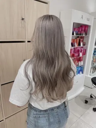 ロング カラー ヘアアレンジ ネイル マツエク・マツパ ベージュグレージュ 💕しゅーじ💕のヘアスタイル