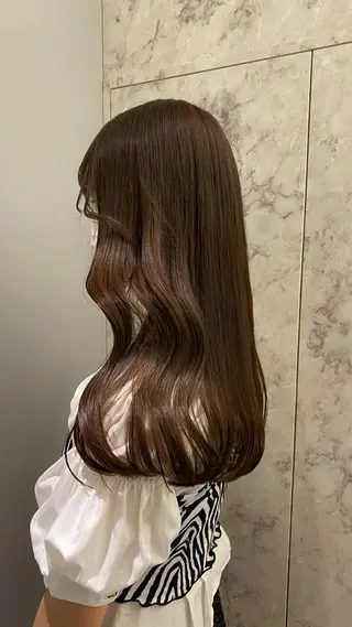 ロング カラー 長谷川 千紗のヘアスタイル